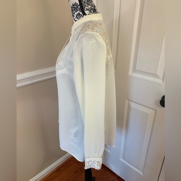 Hem & Thread, Women’s button up with beautiful detail, size L - Picture 4 of 11